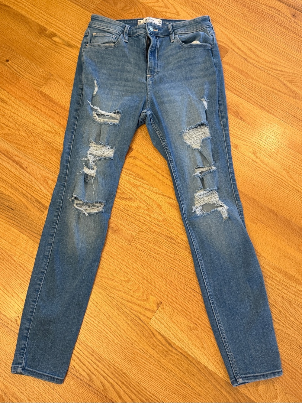 Hollister Ripped Skinny Jeans in Medium Blue